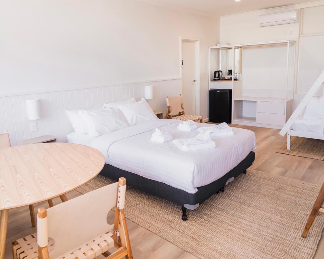 Port Broughton Hotel エクステリア 写真