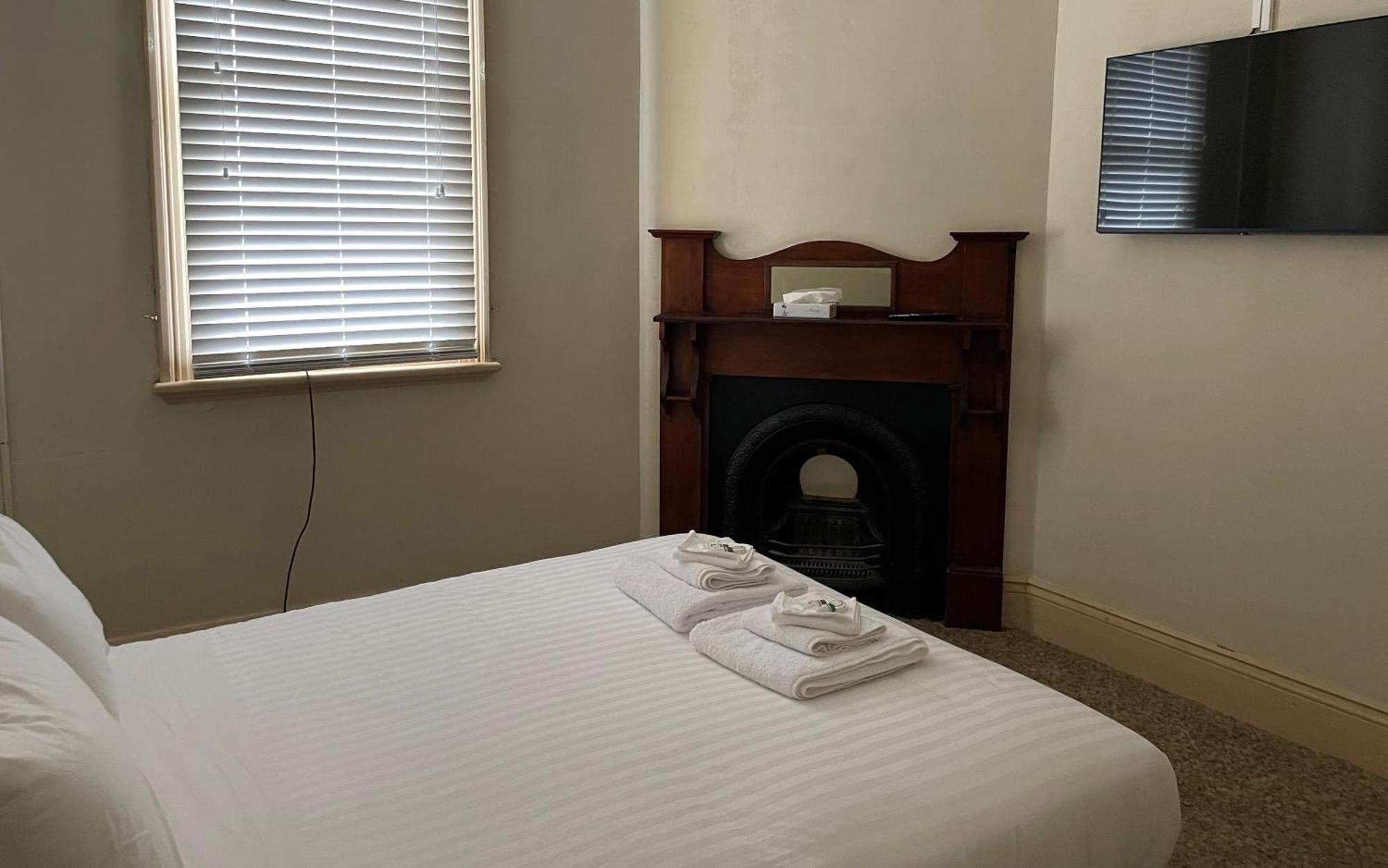 Port Broughton Hotel エクステリア 写真