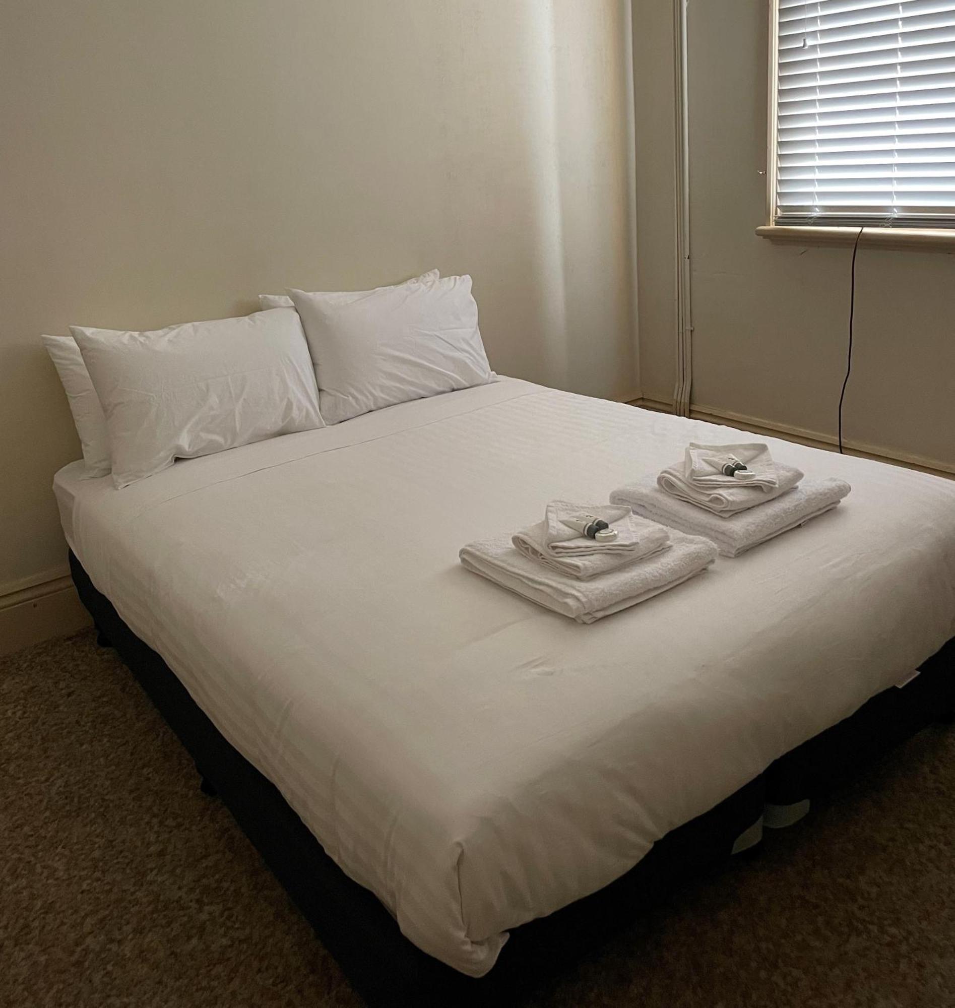 Port Broughton Hotel エクステリア 写真